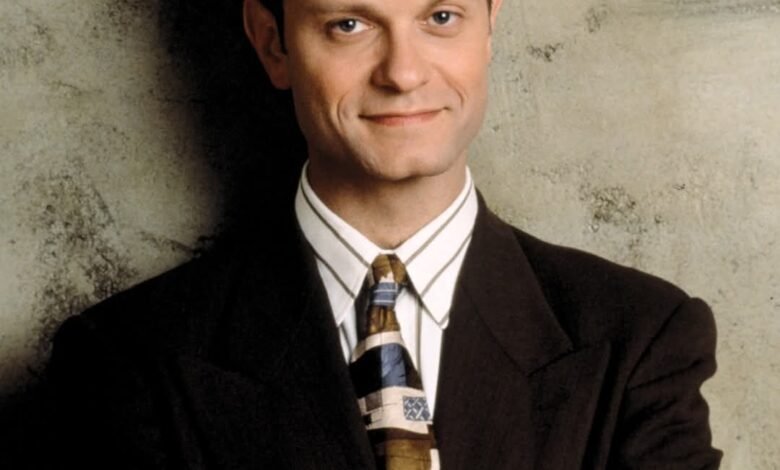 فريزر: مسلسل الكوميديا الذكية الذي سرق قلوب الملايين.. ونايلز كرين الذي سرق الأضواء 1 Fb img 1763490107968