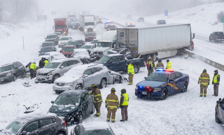 عندما تتجمد الحياة: عاصفة &Quot;فيرن&Quot; التاريخية تشل حركة نصف أمريكا 1 1769403864605819261276646638770